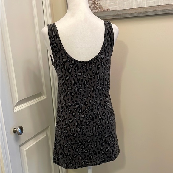 Maurices Black and Gray Leopard Fitted Sleeveless Tank Top EUC Large - Picture 5 of 13